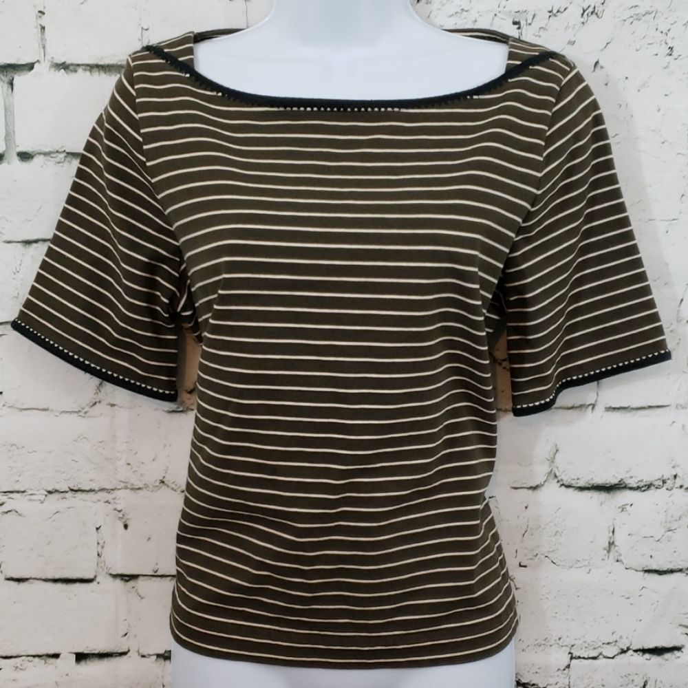 Madewell olive green stripe looks fit top